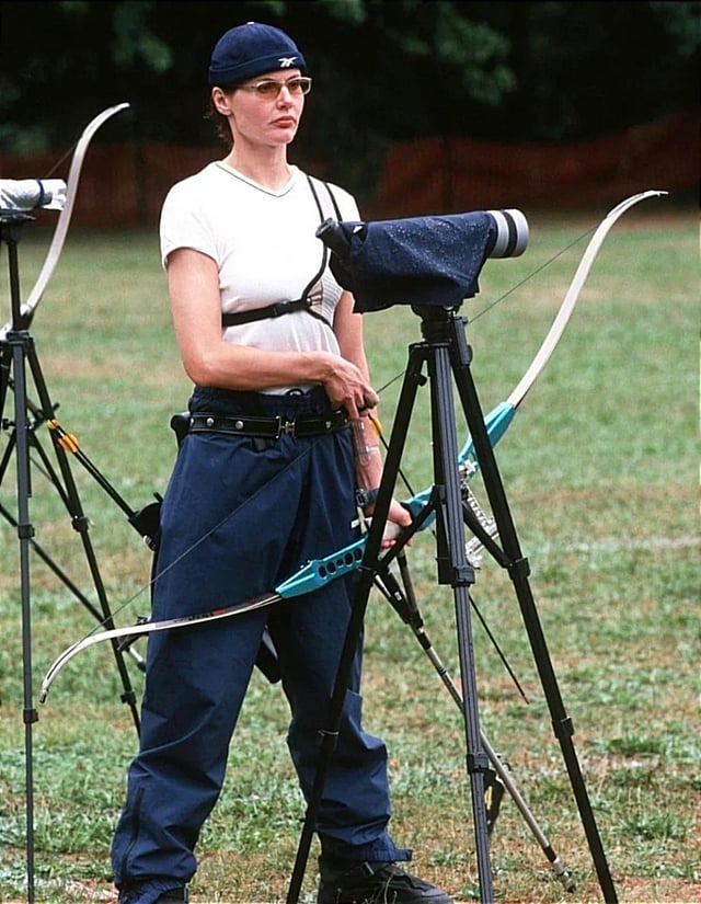 Geena Davis at the archery olympic trials for sydney 2000 F*XOXO